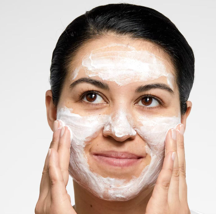 CLINIQUE Take it off and turn in clean and hydrate before you call it a night بكج العناية الليلية من كلينيك