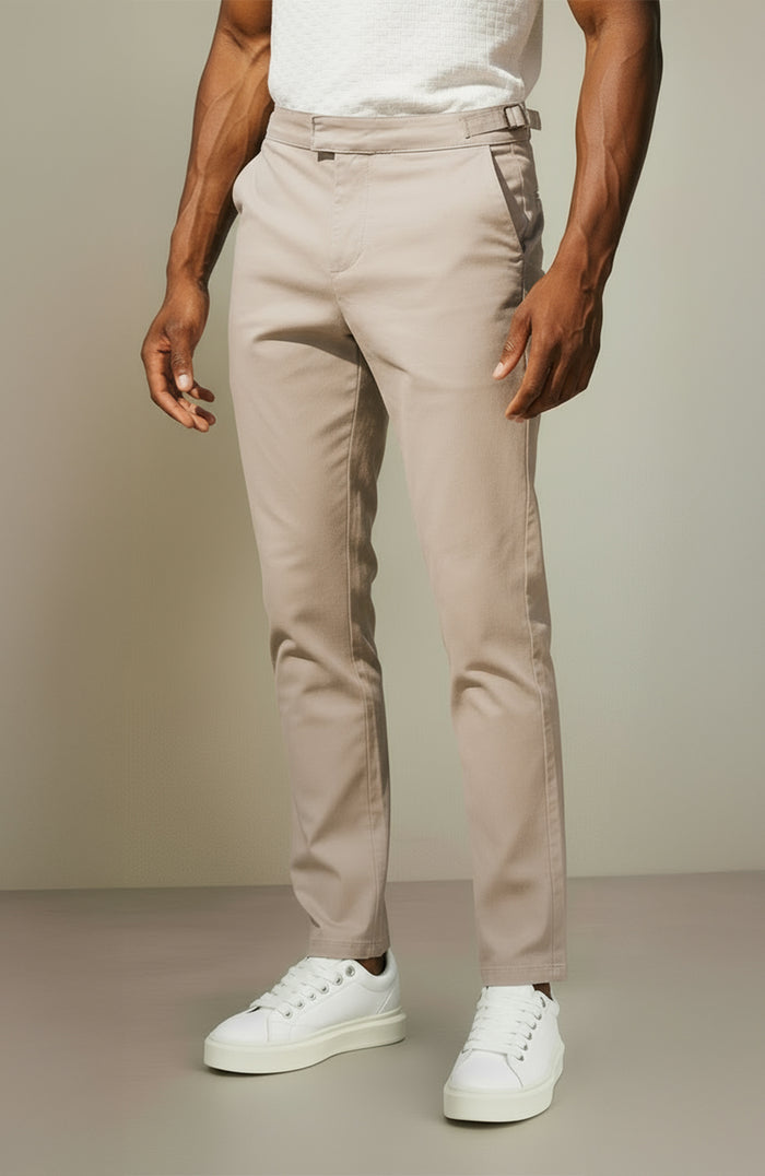 Model is 6'1 with W30, wearing W30