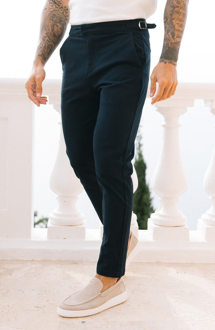 Model is 5'10 with W32, wearing size W32