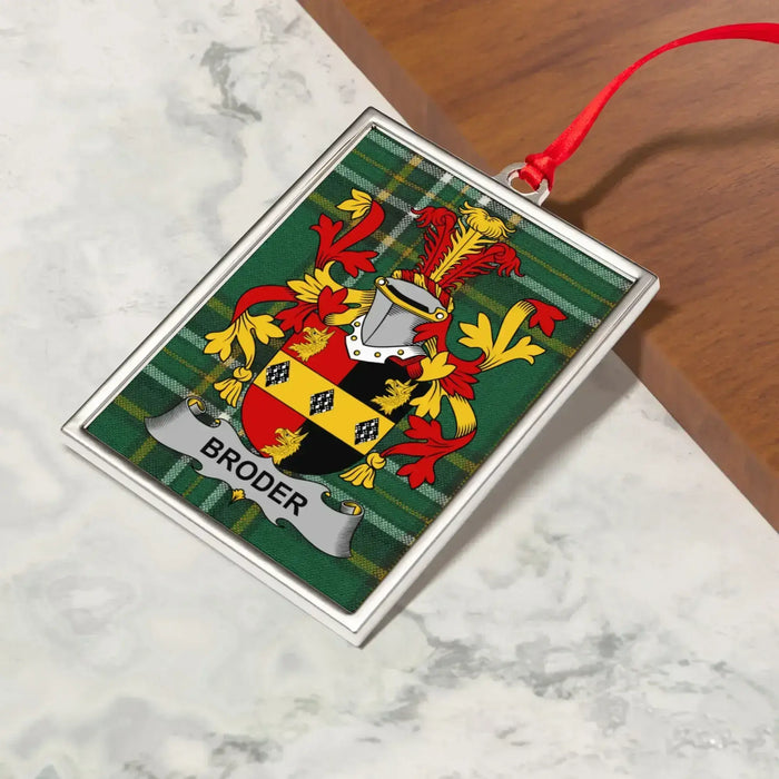 Broder Irish family crest Christmas ornament — crest and tartan detail