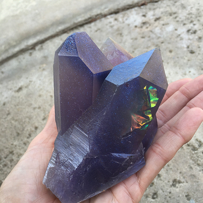 CAST URETHANE GLOW IN THE DARK WALL CRYSTAL- MEDIUM