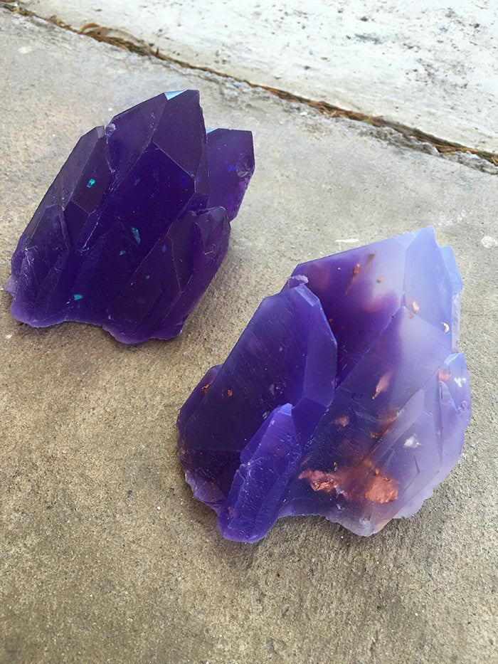 CAST URETHANE WALL CRYSTAL- SMALL