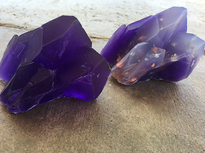 CAST URETHANE WALL CRYSTAL- SMALL