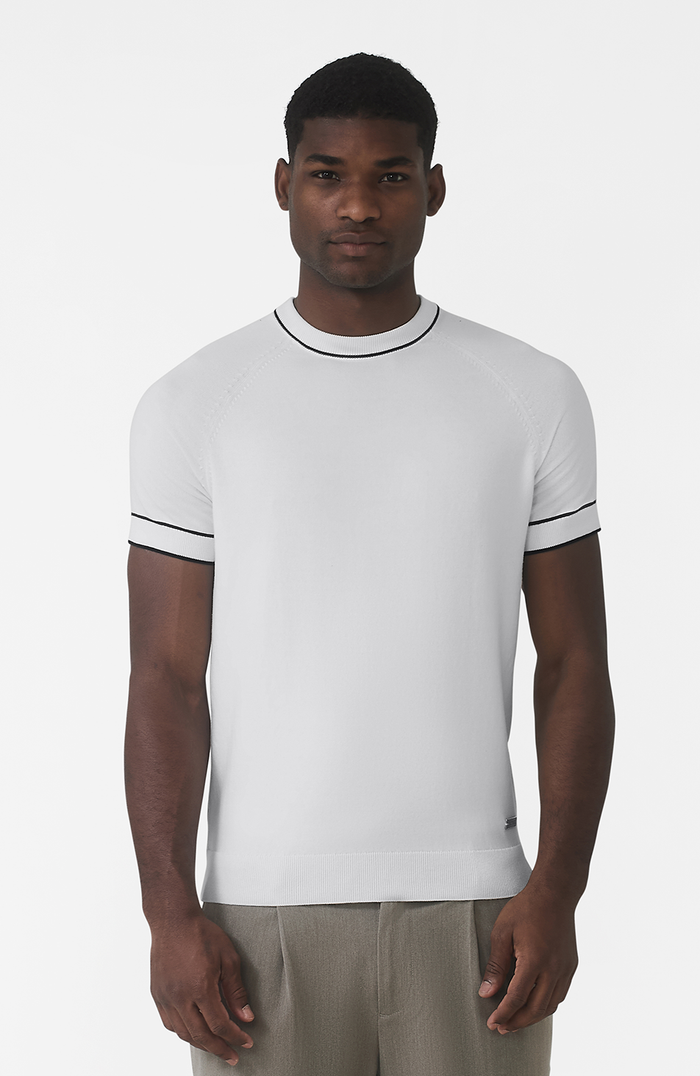 Model is 6'2 with size M chest, wearing a size M