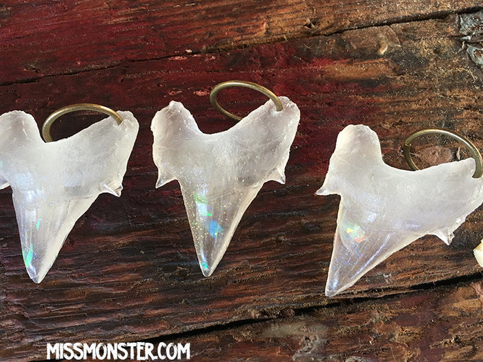 GLOW IN THE DARK URETHANE FOSSIL SHARK TOOTH PENDANT- SMALL