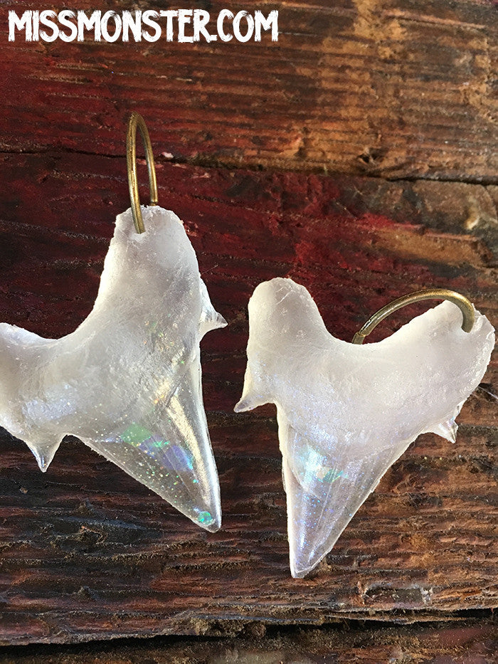 GLOW IN THE DARK URETHANE FOSSIL SHARK TOOTH PENDANT- SMALL