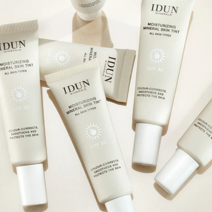 Idun - MOISTURIZING MINERAL SKIN TINT SPF 30 - Vasastan - Tan/Deep - 415