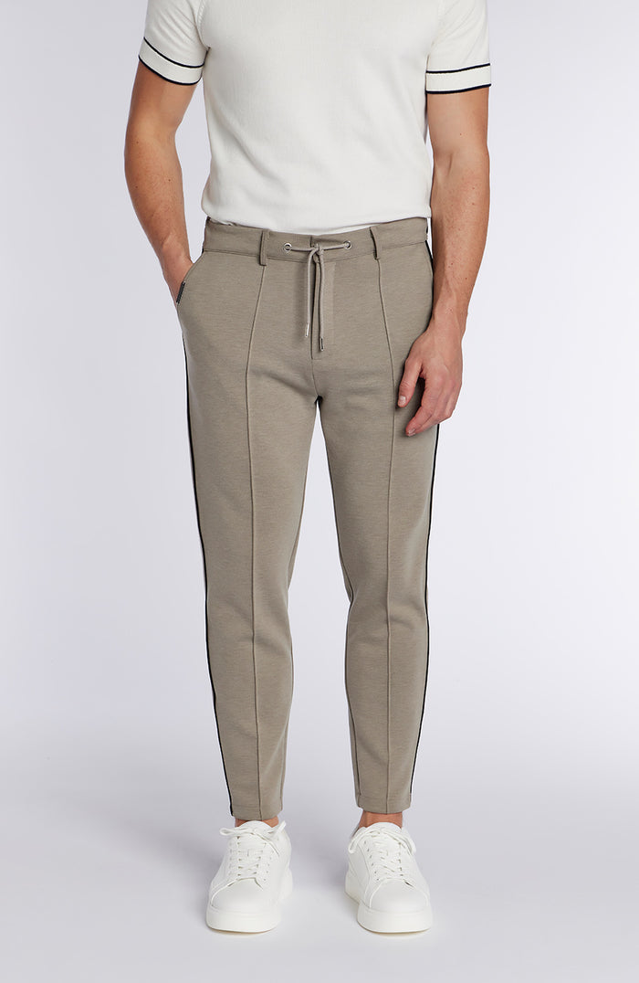 Model is 6'2, Waist 32in and wearing W32