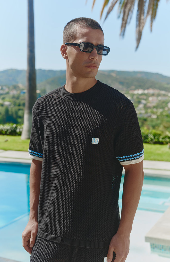 Model is 6'0 with a chest 39.5", wearing size M