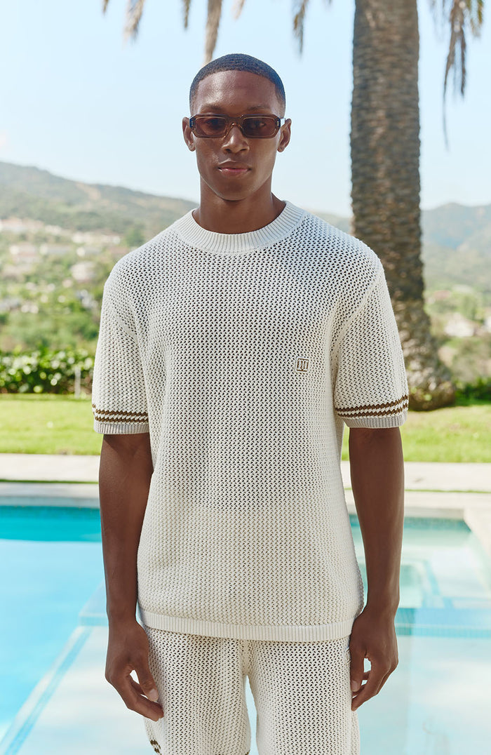 Model is 6'0 with a chest 39.5", wearing size M
