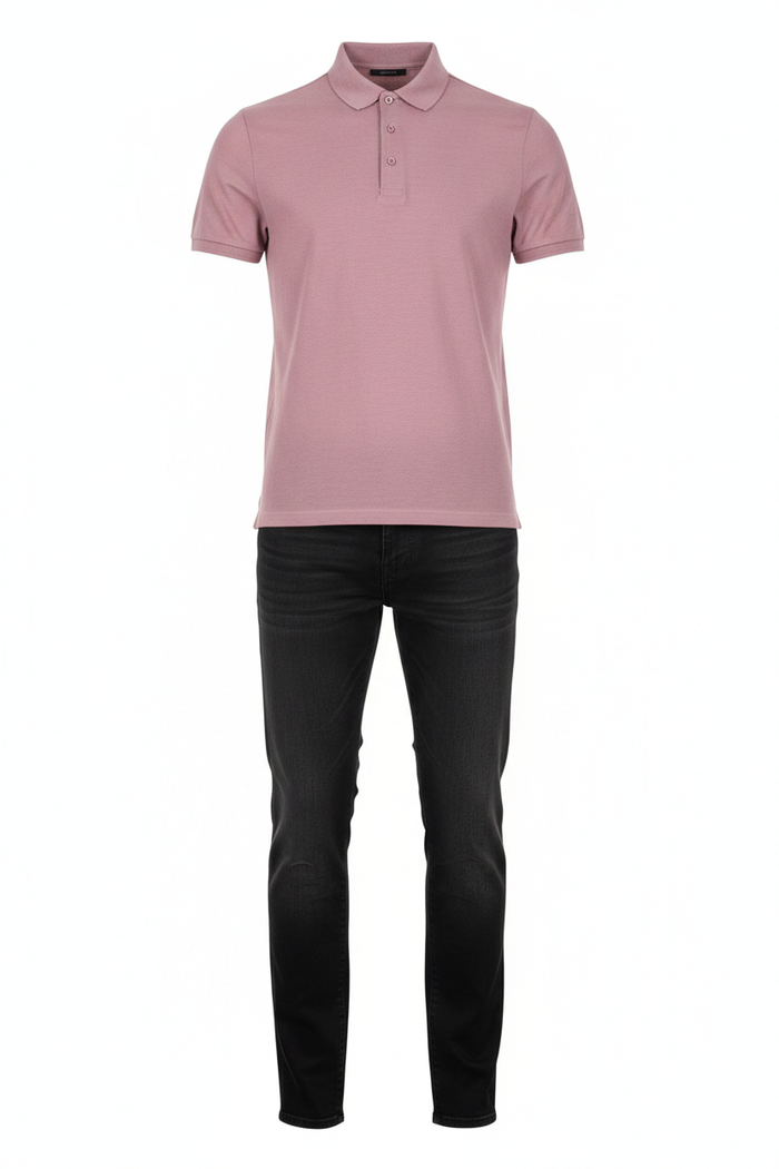 Mauve shirt and black jeans outfit combo