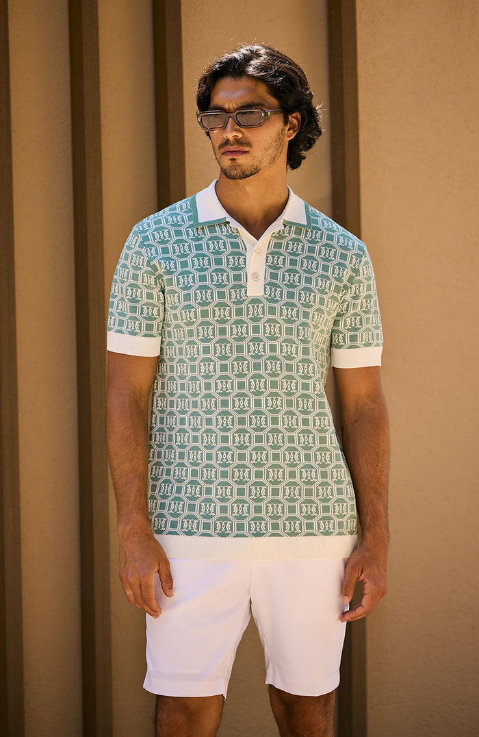 Model is 5'11 with a chest 38", wearing size M