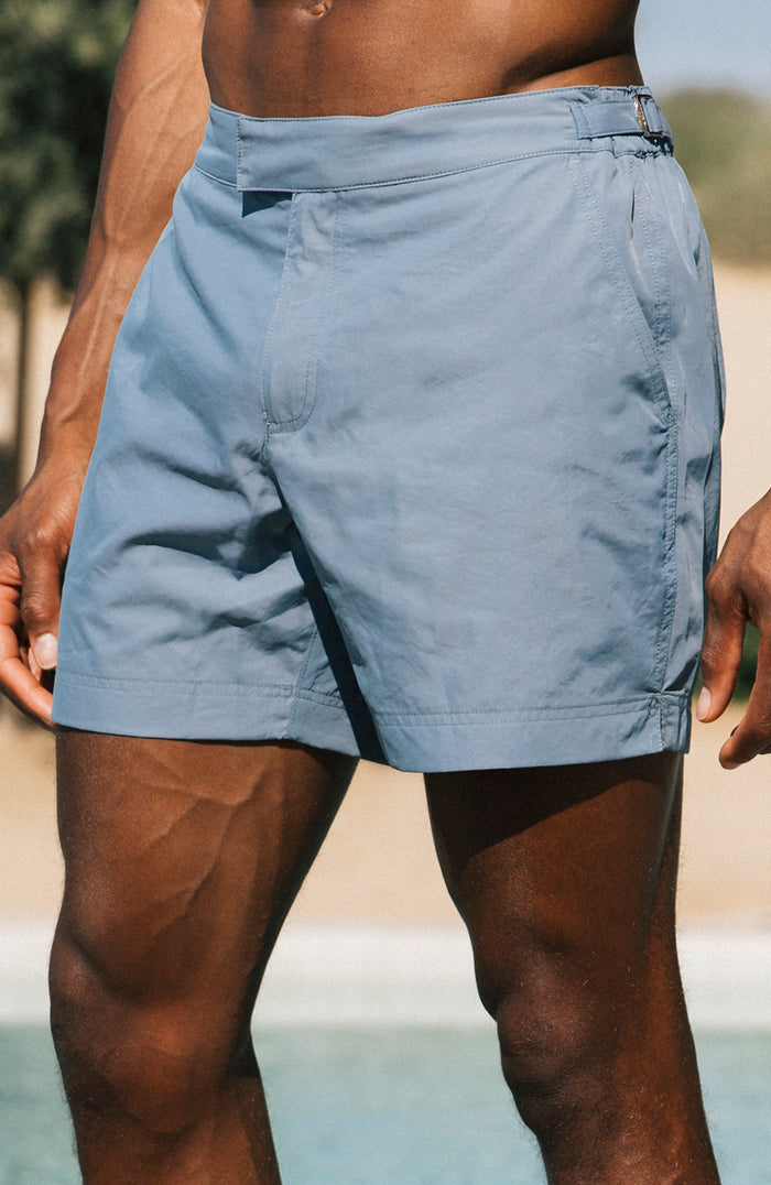 Model is 6'1 with W30, wearing W30