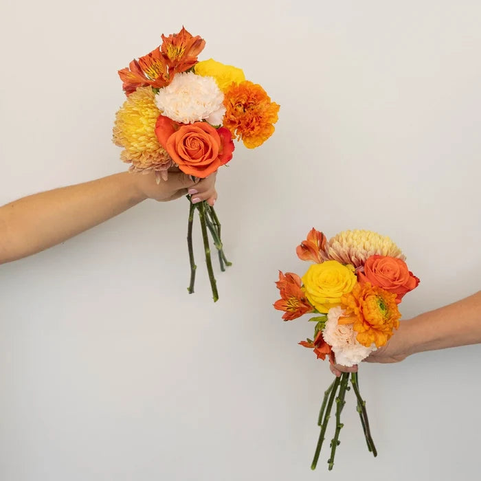Orange Harvest Bouquet Bar Flower Kit Hand - Image