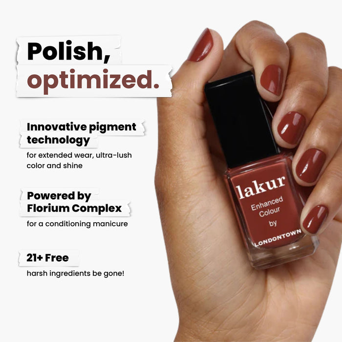 Holding the Oud Mood nail polish by LONDONTOWN, enriched with innovative pigment technology and powered by Florium Complex. It's akin to indulging in rich hot chocolate—inviting and free from 21+ harsh ingredients.