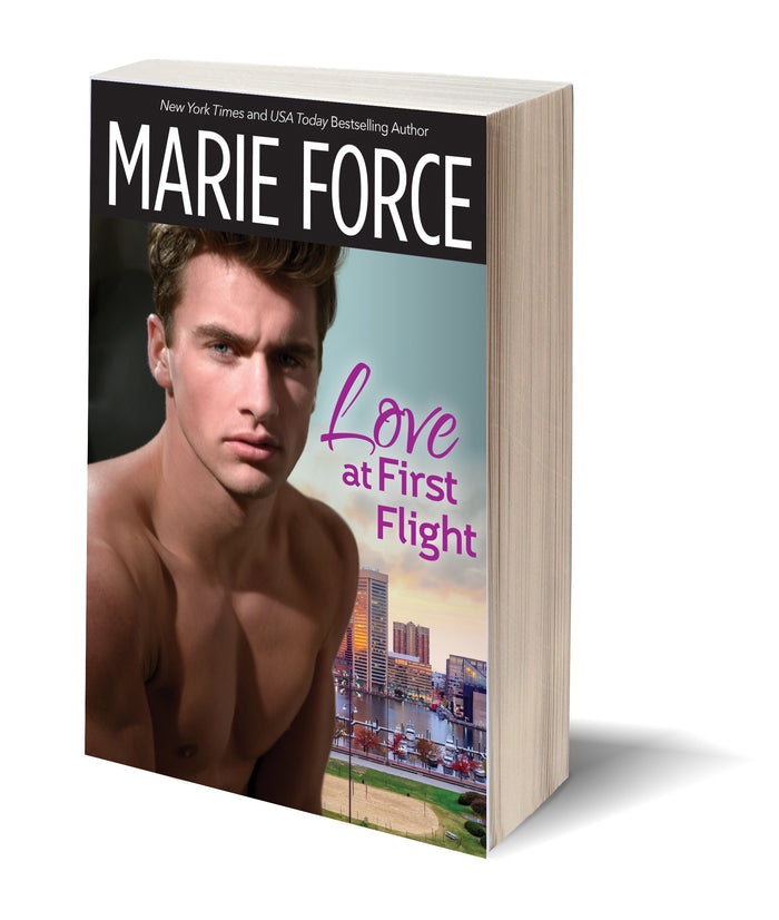 PAPERBACK US Readers: Love at First Flight