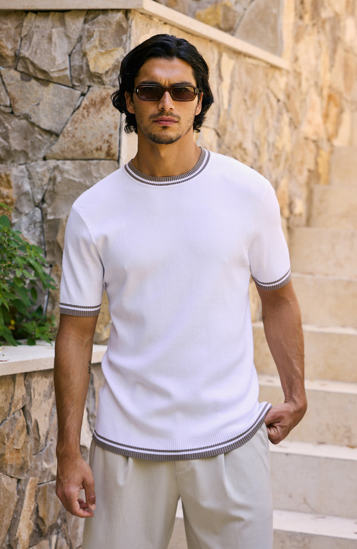 Model is 5'11 with a chest 38", wearing size M