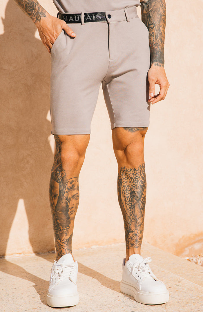 Model is 5' 10 and wears W30
