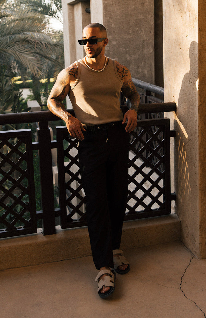 Model is 5'10, Chest 40in wearing size M