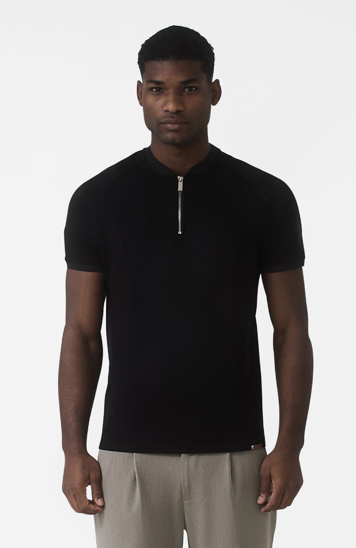 Model is 6'2 with size M chest, wearing a size M
