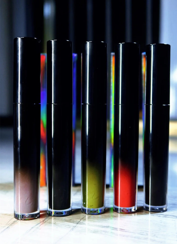 THE U COSMETICS Unique Gothic Smoky Lip Glaze T4089