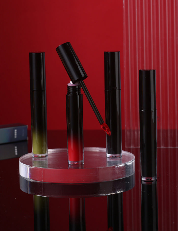 THE U COSMETICS Unique Gothic Smoky Lip Glaze T4089