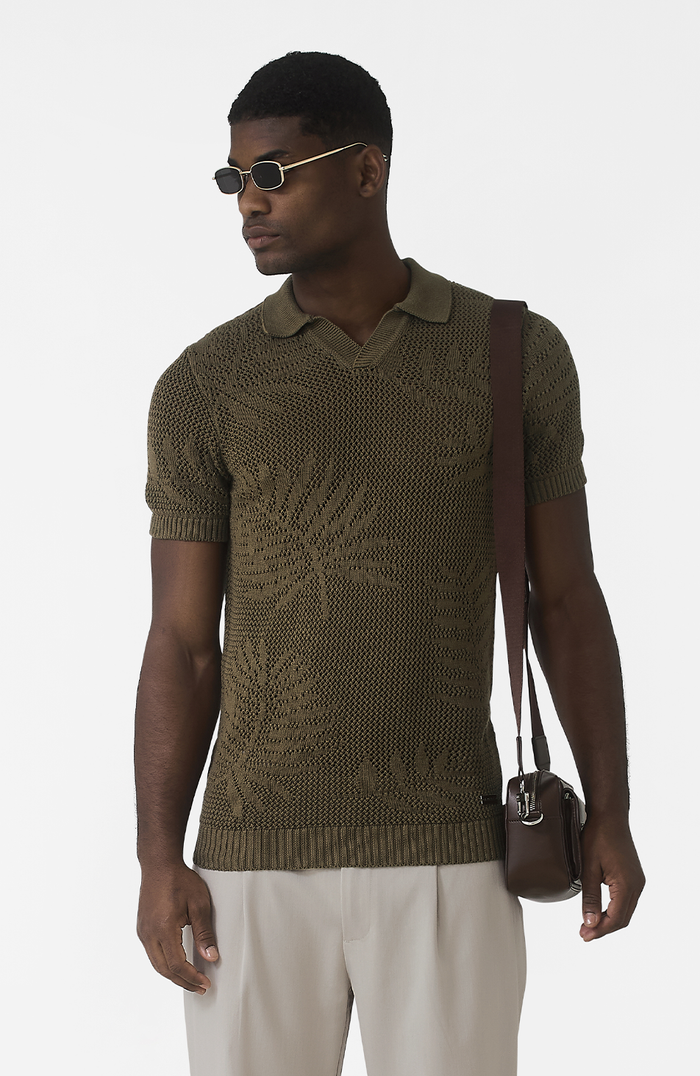 Model is 6'2 with size M chest, wearing a size M