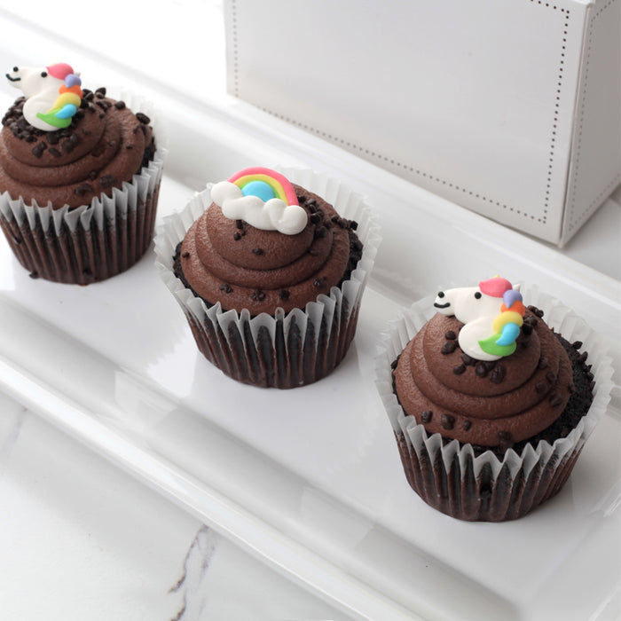 Unicorn Royal Icing Toppers for decorating your own cupcakes, chocolates, cookies, cakes, and other desserts. Edible hand piped icing toppers ready to use on your food.