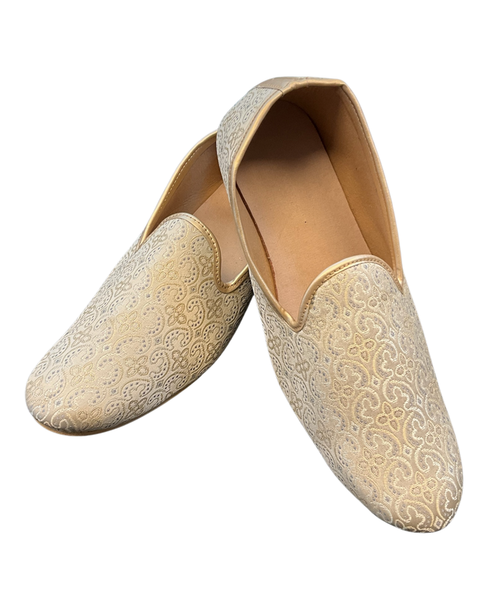 Very Comfortable Gold Brocade Loafer Style Mojri - Indian Mens shoes - Mojari , Khossay -  YD2603